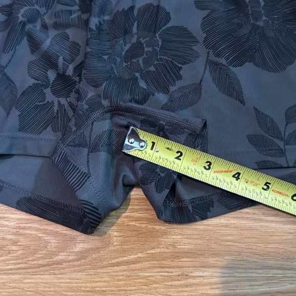 New Balance 2” Shorts - size M - Picture 5 of 6